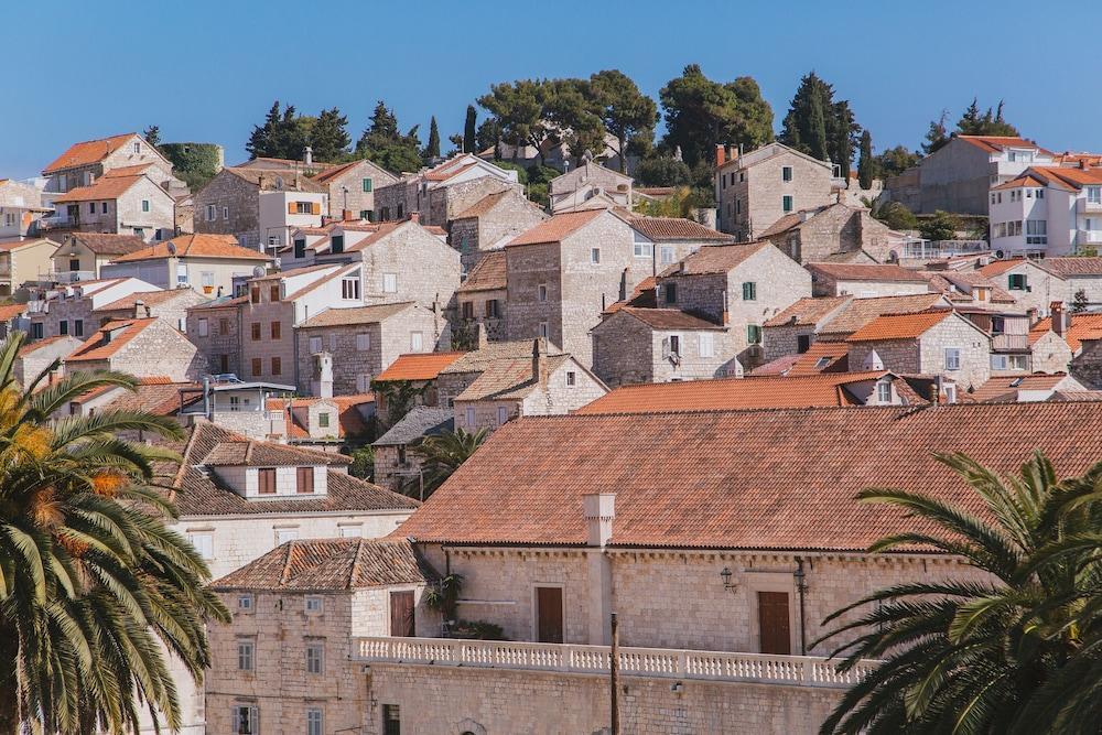 Готель Park Hvar Хвар Екстер'єр фото